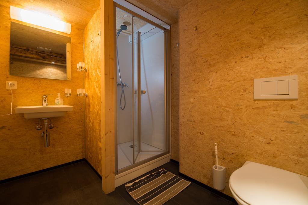 Sust Lodge Am Gotthard Hospental Exterior foto