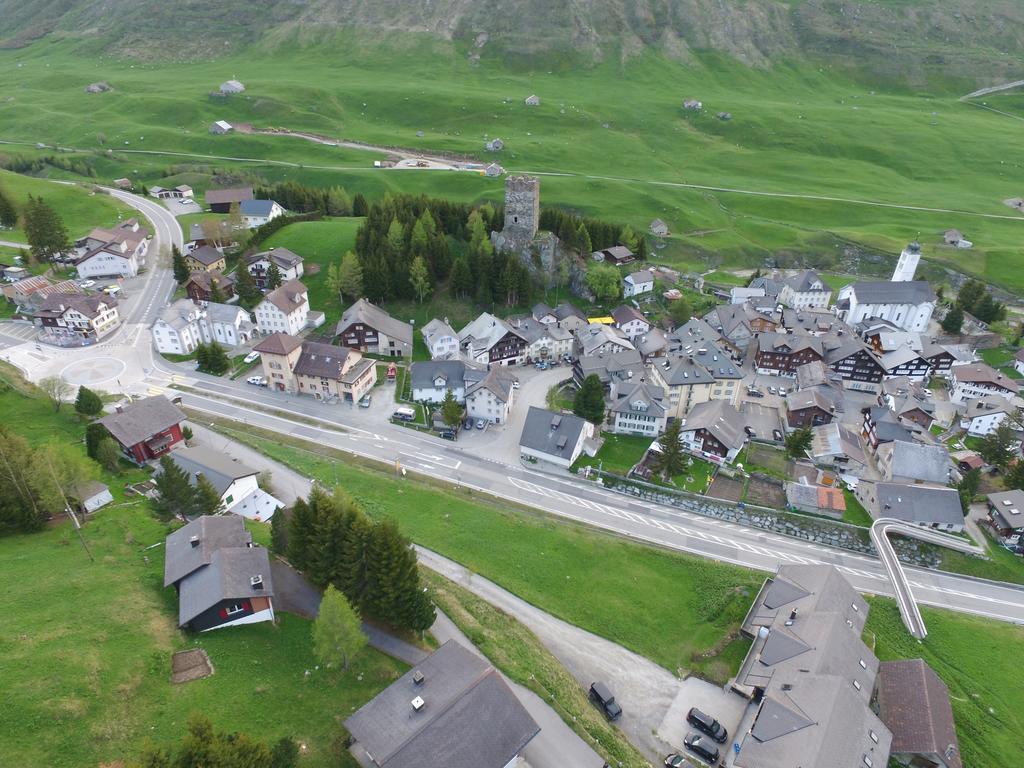 Sust Lodge Am Gotthard Hospental Exterior foto