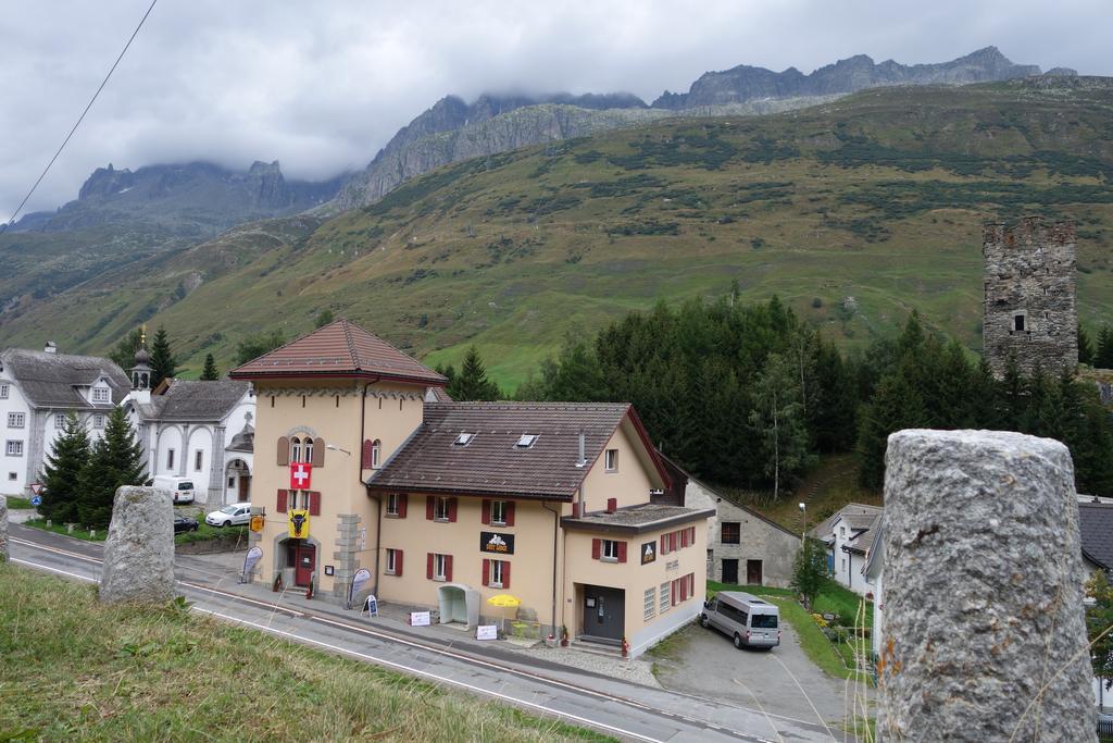 Sust Lodge Am Gotthard Hospental Exterior foto